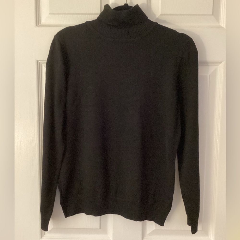 NWT Joseph Black Knit Turtleneck.
